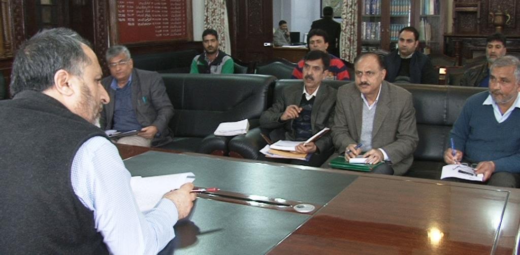 Div Com directs SKUAST VC to publish ads of certified spray oils only